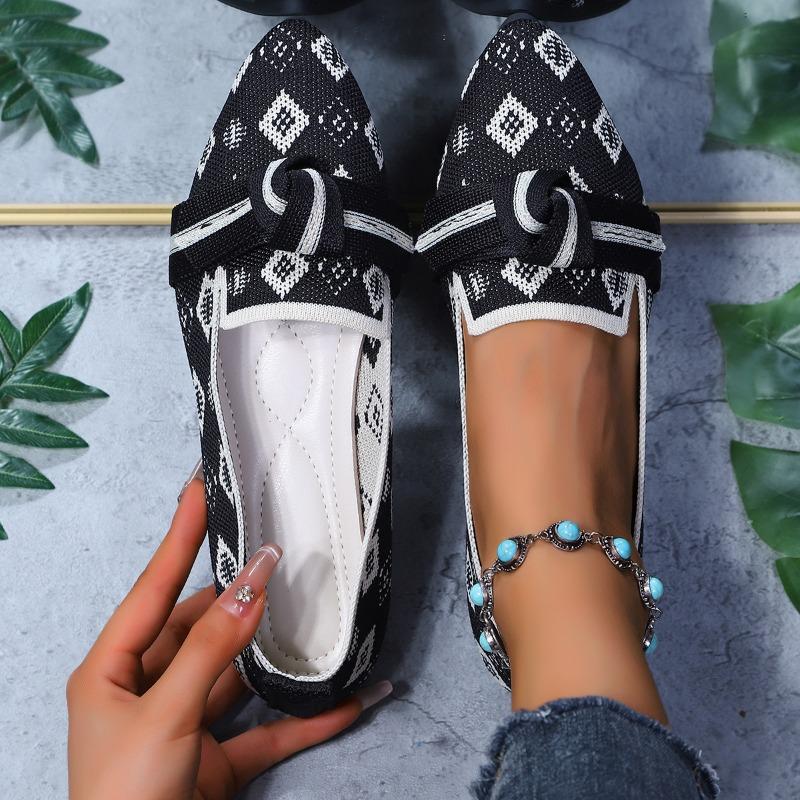 Skinny pointed large size flat single shoes women, fashionable flying weaving one pedal bow casual breathable color matching single