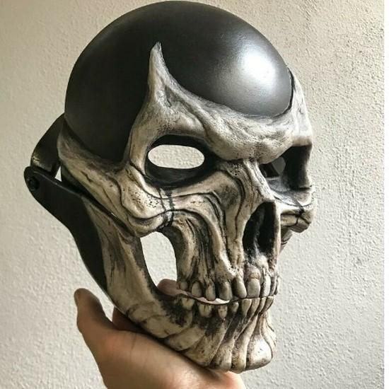 New Halloween skull mask with movable jaw and mouth, a funny and scary skull face covering