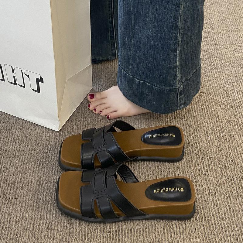 

Летние новые универсальные шлепанцы на плоской подошве с квадратным носком, женская повседневная мода с юбками, нишевая женская обувь, тренд 40 чёрный