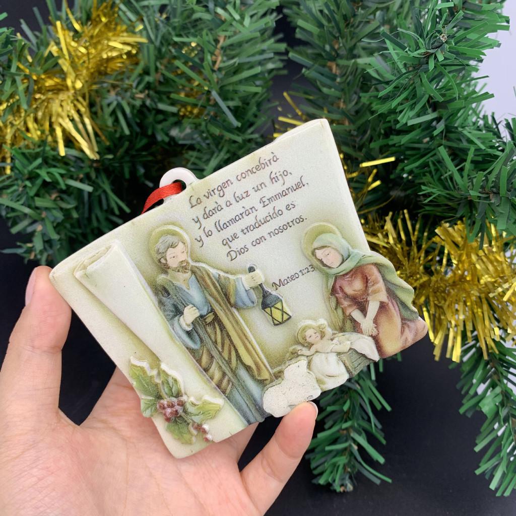 Square Contemporary Resin Decoration Highlighting Couples With Children For Christmas Celebrations