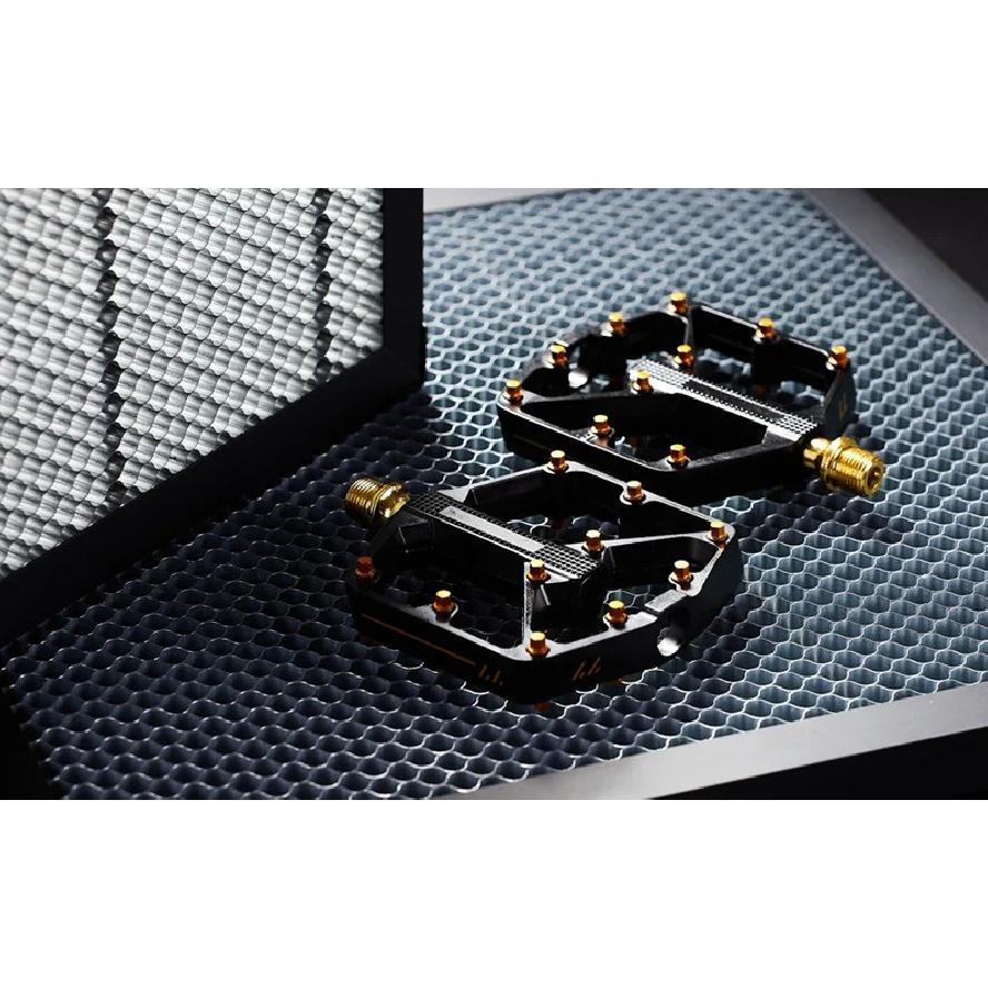 Bicycle Gold Pedals Aluminium Perrin Lightweight Wide Surface Non-slip Road Bike Racing Pedals Mountain Bike Pedals
