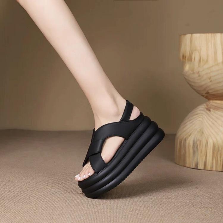 

Internet celebrity fashion heightens foreign style with skirt Roman sandals women s 2025 summer new platform temperament beach shoes 35 чёрный