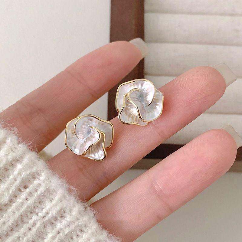 Delicate Camellia Stud Earring For Women Unique Flower Design Ear Stud Temperament White Earrings Daily Jewelry Gift D