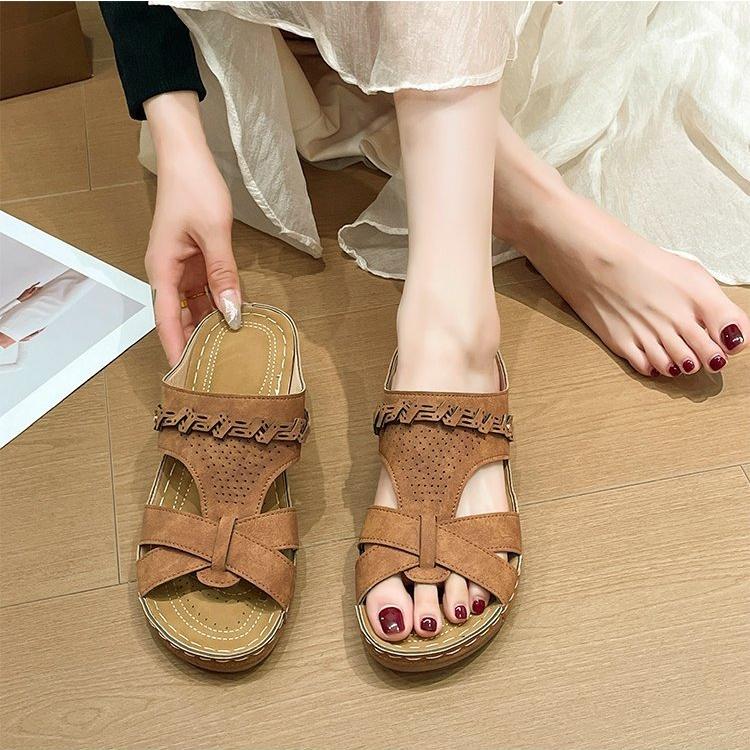 Neue Hausschuhe mit schrägem Absatz für Damen im Sommer 2024, heißer Verkauf, leichter Hausschuhe im europäischen und amerikanischen Stil mit Taillenboden