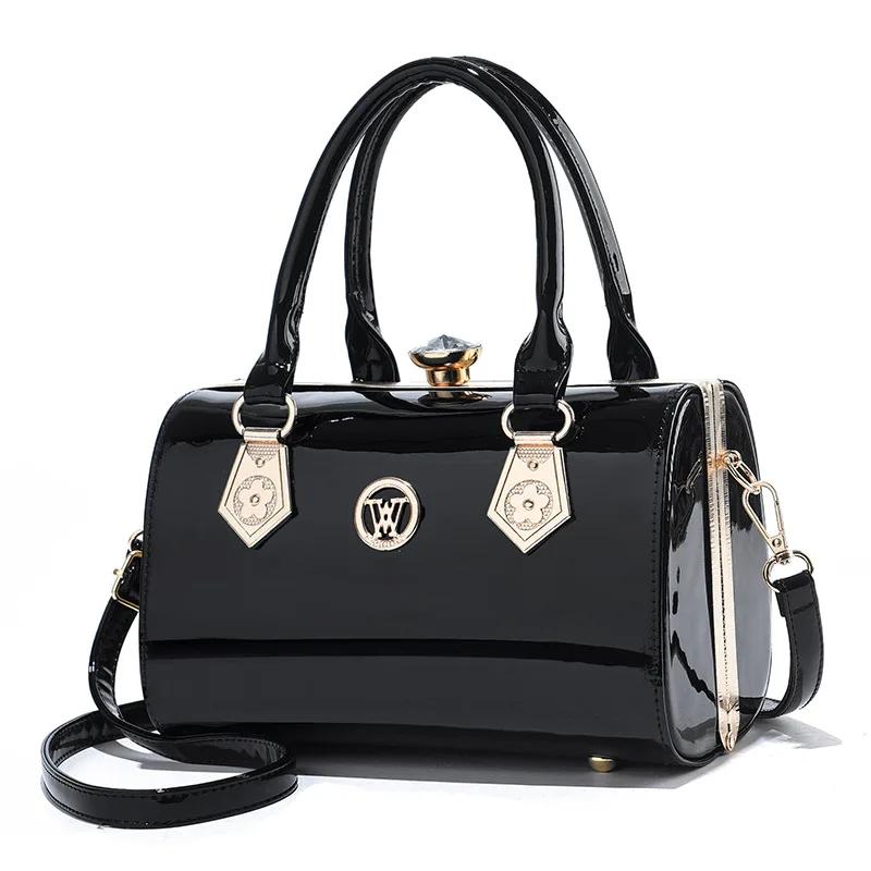 

Luxury Brand Designer Women s Handbag Fashionable Steel Frame Small Square Bag Classic Shoulder Crossbody Bag Niche Banquet Bag 23x14x15cm