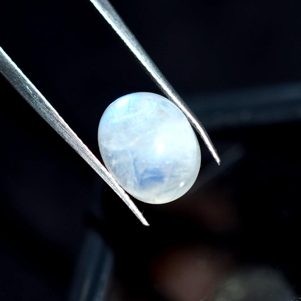 Natural White Moonstone Loose Gemstone 3.70 Ct Oval Shape for Jewelry Making and Gem Collections