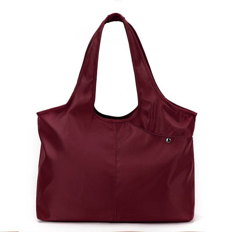 

Женская сумка Оксфордская ткань Большая сумка Новая Легкая Водонепроницаемая Нейлоновая сумка Досуг Путешествия Сумка на плечо Ручная сумка 42*13*28cm