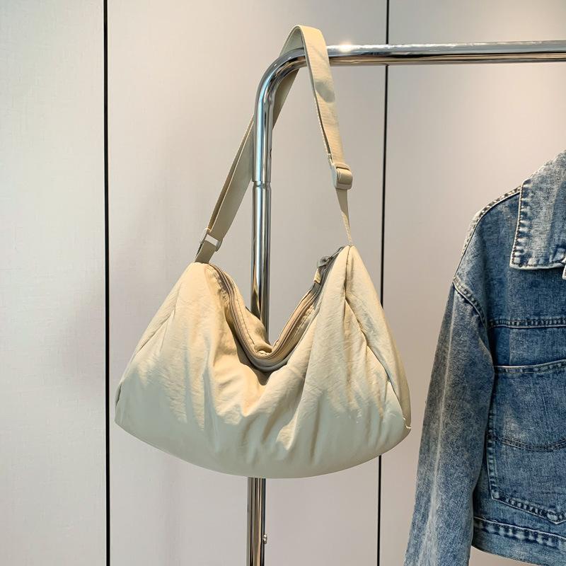 

Нейлоновая сумка Сумка через плечо Повседневная сумка-хобо Сумка для покупок Сумка на плечо Дорожная сумка через плечо Повседневная сумка-тоут,Подарки для нее,Тканевые броши ручной работы