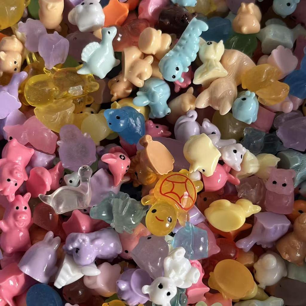 20/40/80 miniature resin animal figurines, some of which are light-up resin animals, perfect for DIY jewelry and phone case deco