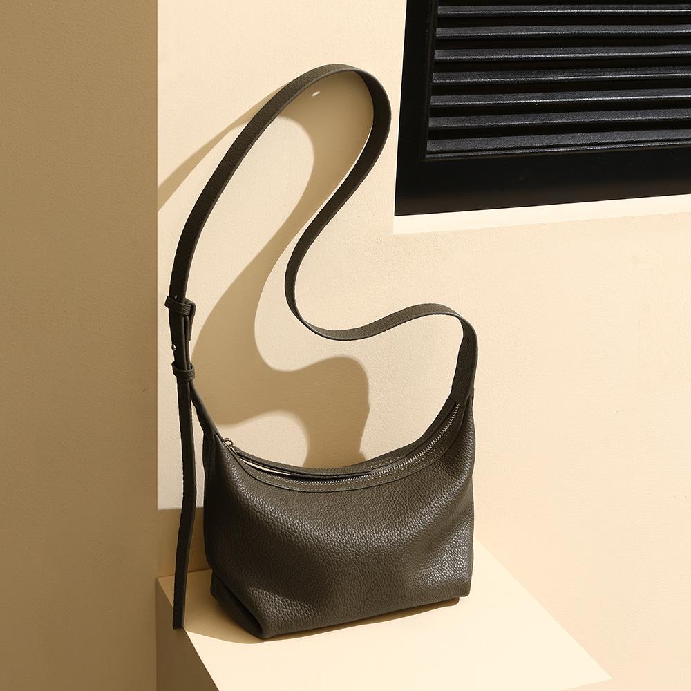 New First-layer Cowhide Dumpling Bag Niche Design Fashionable Versatile Underarm Bag High-end Leather Shoulder Messenger Bag