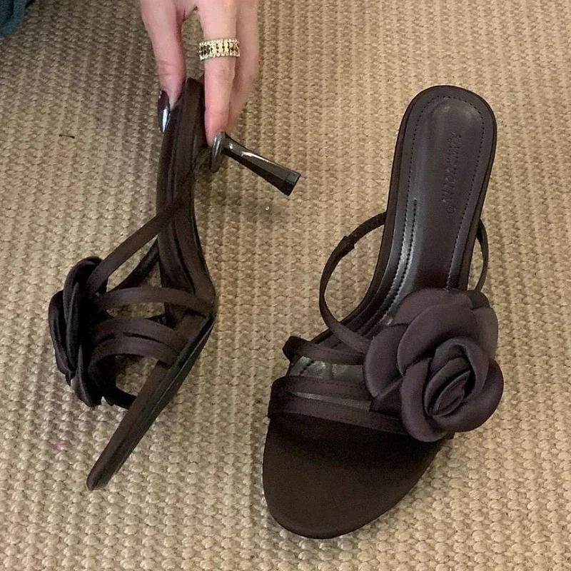 Mode Elegant Blume Schmalband Design Marke Damen Hausschuhe Sommer Offene Zehe Sexy Dünner Absatz Pantoletten Bequemer Satin Partyschuh