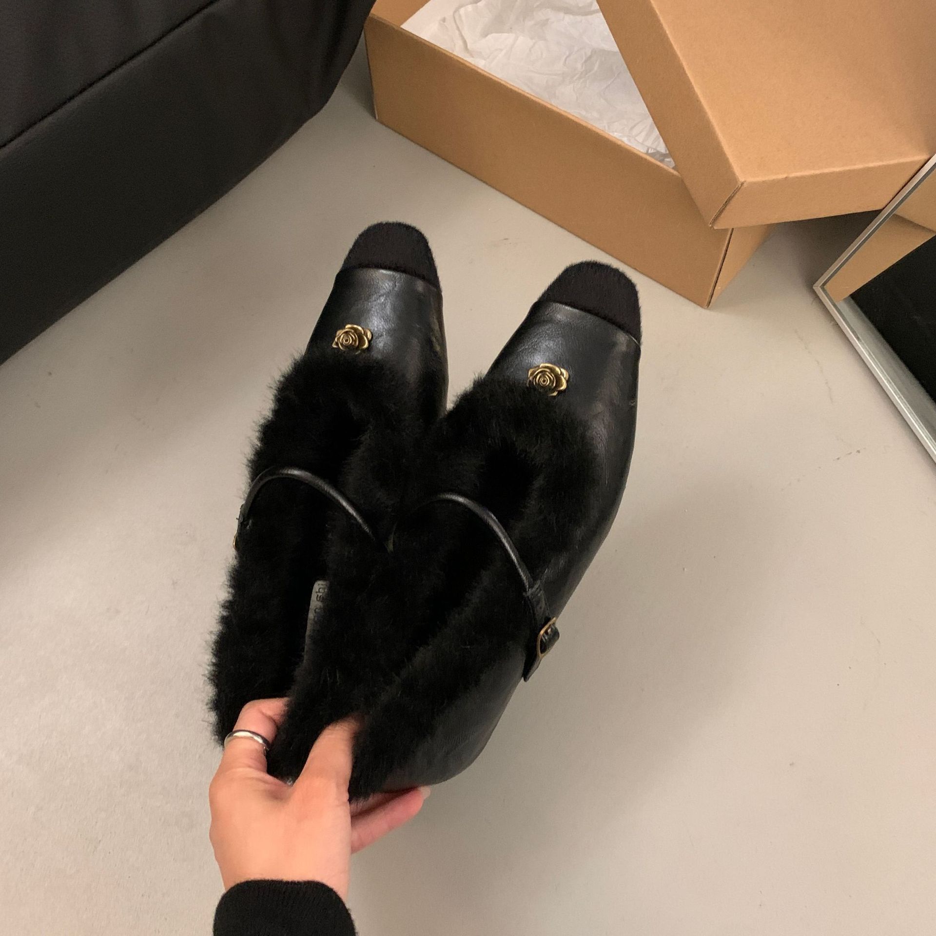 

French low-heeled plush shoes Mary Jane single shoes women s shoes 2025 new autumn and winter warm cotton shoes evening 39