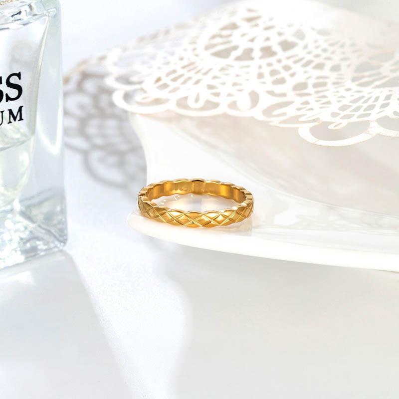 Korean Version Of Lamp Luxury Rhombus Fine Ring Simple Jewelry Niche Women'S Design Titanium Steel Electroplating Does Not Fade