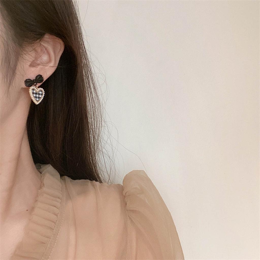 Koreańskie Wiszące Kolczyki z Kokardą dla Kobiet Miłość Krata Perła Serce Kolczyki Stylowa Biżuteria na Uszy Zawieszka do Uszu Ozdoba
