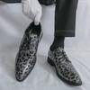Men Derbys Oxford Leopard Print Personality Nightclub Leather Business Shoes Men's Tuxedo Wedding Dance Shoes Red Green Plus Size