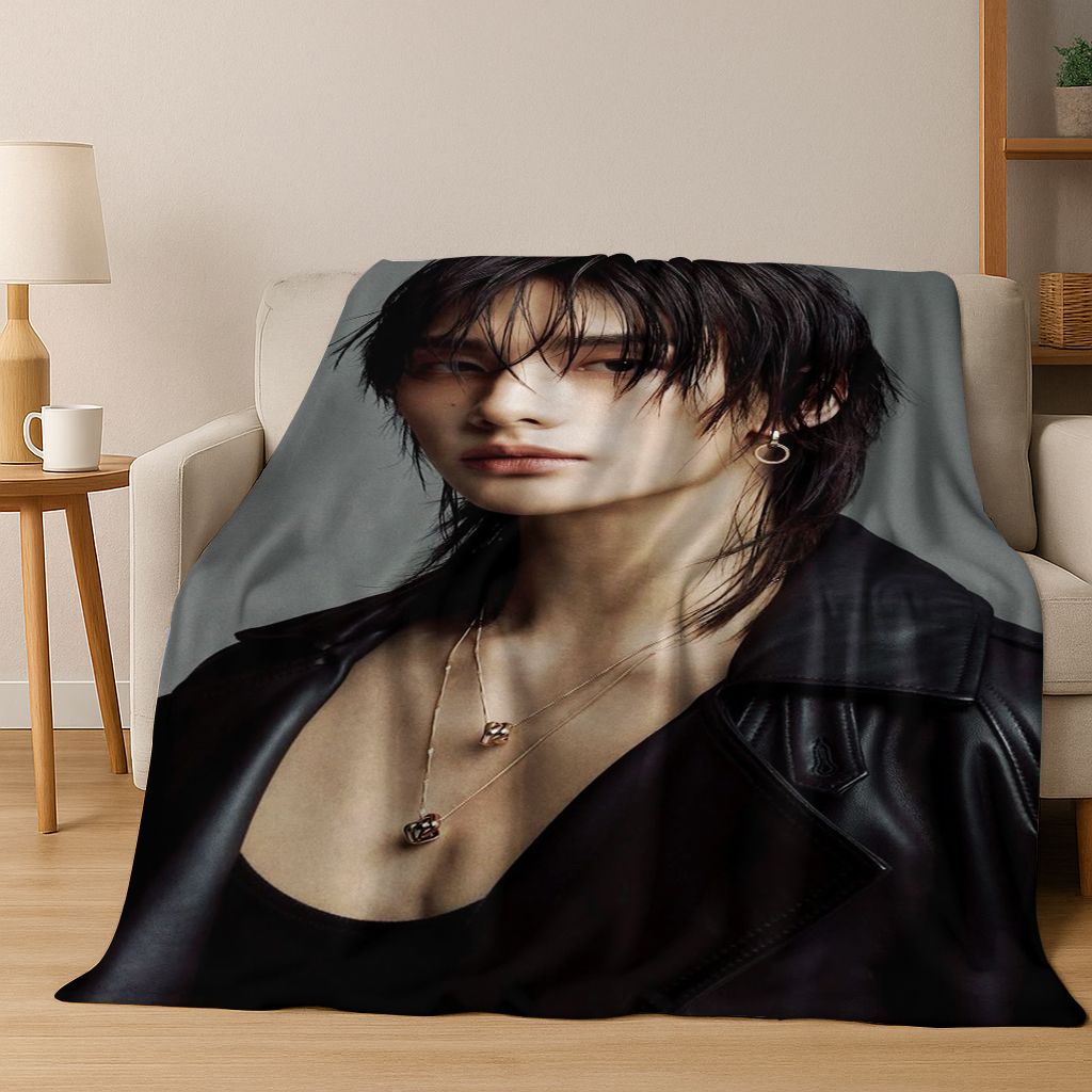3D Hyunjin Solo KPOP Singer Flannel Blanket,Warm and Cozy Soft Throw Blanket for Home Bedroom Bed Sofa Picnic Office Cover Gift