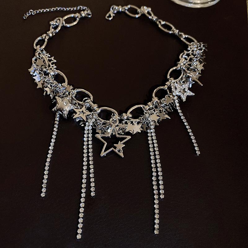 Rhinestone Star Tassel Necklace: Elegant European-American Clavicle Chain with Sequin Cutout for a Versatile, Luxurious, Sweet and Cool Style.