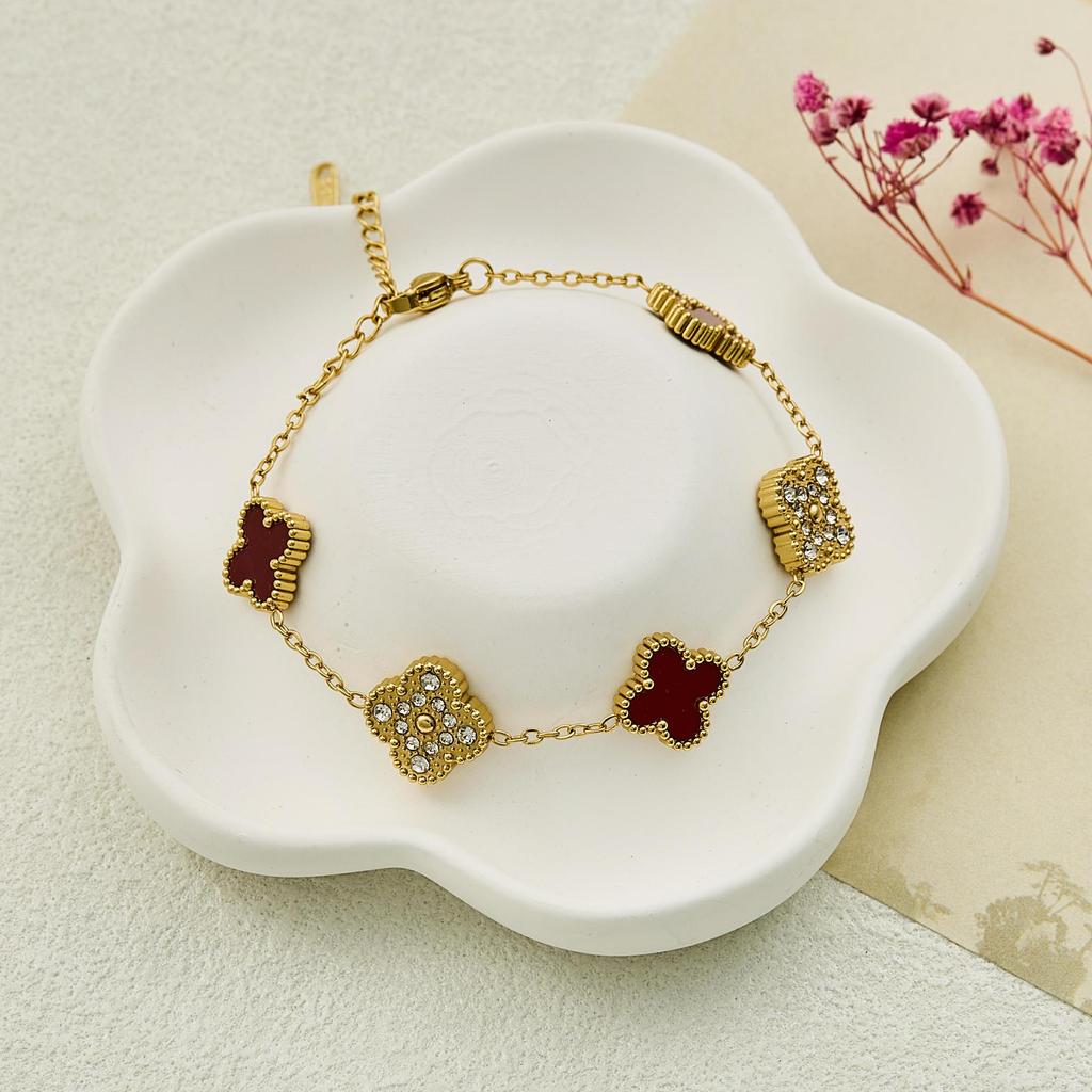 Luxuriöses Edelstahlarmband mit Diamant-Kleeblatt-Design