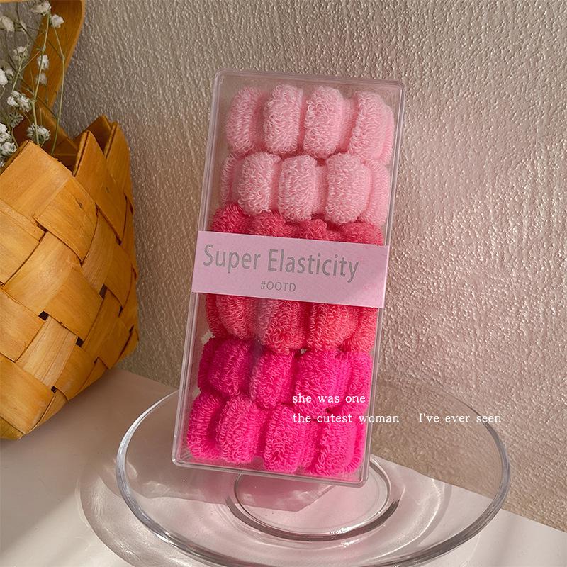 Wysoki Kucyk Gumka - Modny Dodatek do Włosów 2023