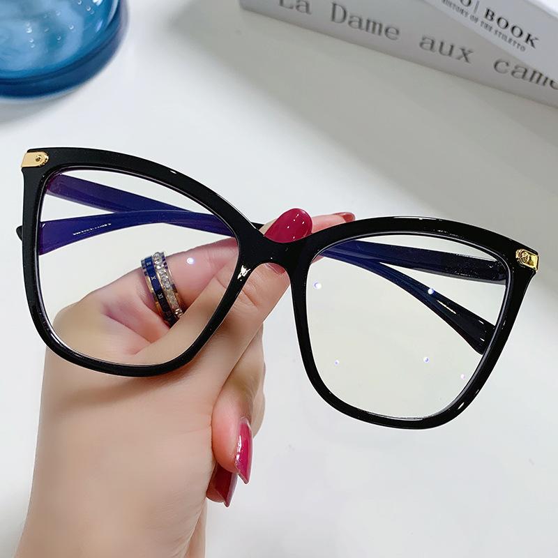 Trendy Anti-Blue Light Transparent Eyeglasses Computer Glasses Frame Women Optical Computer Eyewear Fashion Oversized Eyewear