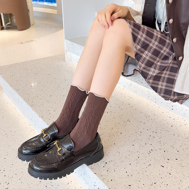 Damen Frühling und Herbst Einfarbige Spitze Ohrenrand In-The-Tube Socken