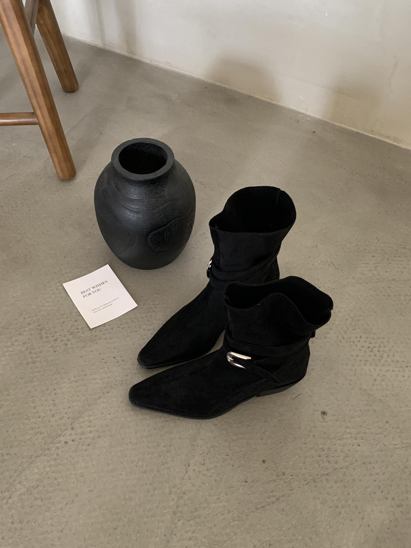 

Thick heel pointed mid boots pleated stacked boots women s 2025 autumn and winter new retro thin boots short boots women s Martin boots 35