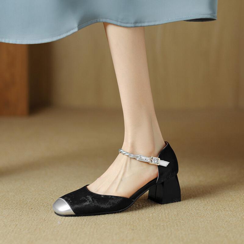 

New women s high heels casual hollow sandals solid color bag head buckle rubber soft sole summer women s shoes large size shoes 39 чёрный