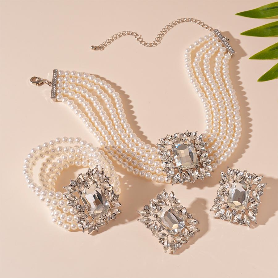 Baroque Diamond Pearl Clavicle Necklace – French Court Style Luxury for Women