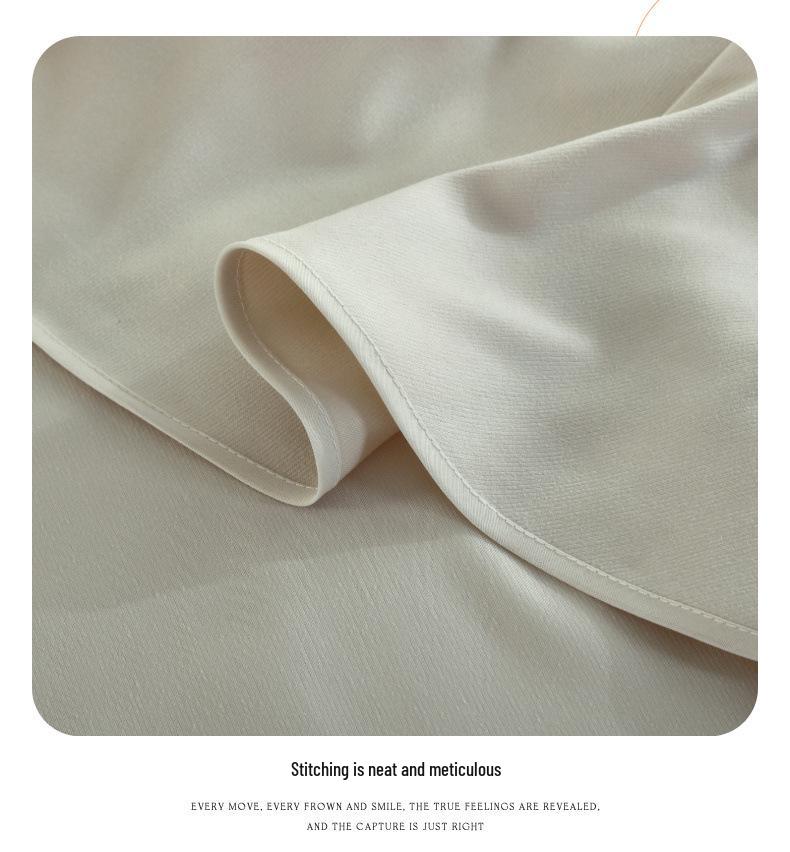 Lenzuolo sotto con angoli in cotone morbido e delicato sulla pelle, con foro centrale - Design minimalista per centri massaggi