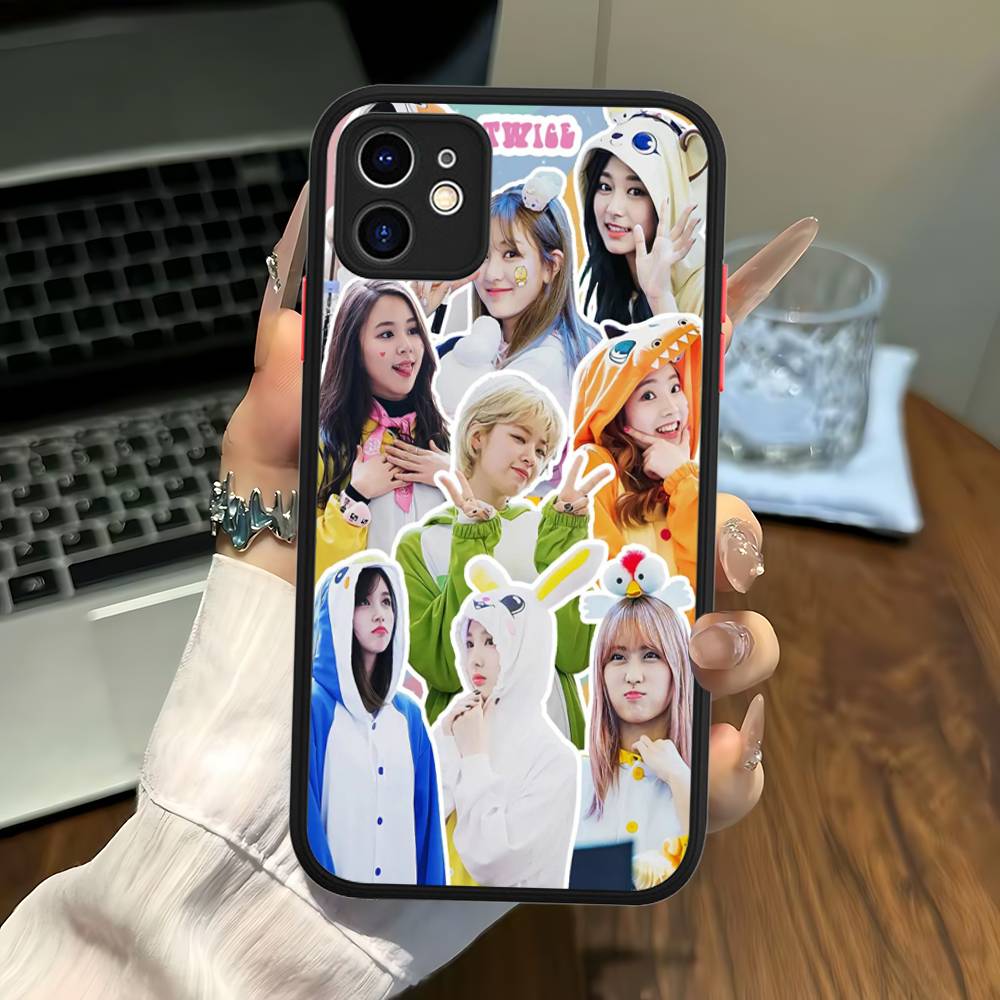 Kpop T-TwiceS Phone Case For Iphone 16 14 15 16 13 12 11 16 Pro Max X XS MAX Plus Cover Matte TPU