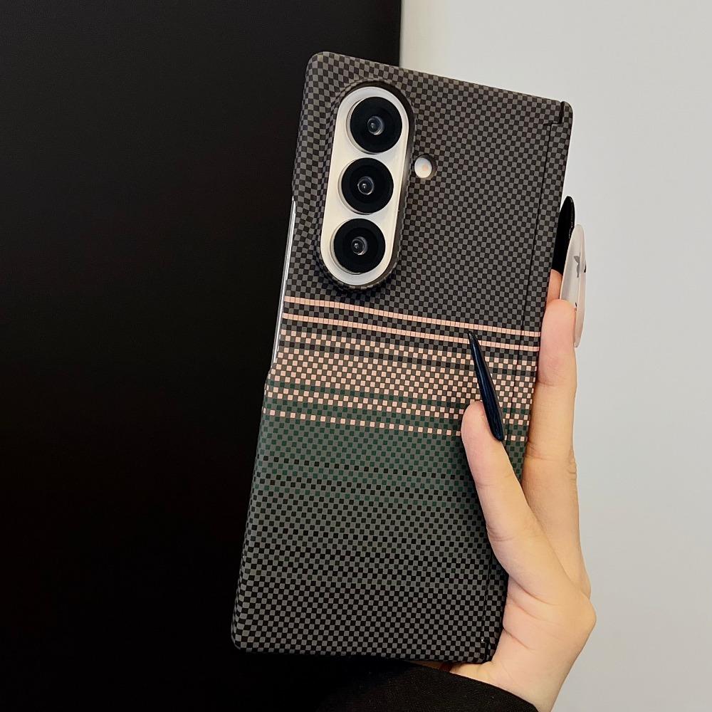 Custodia per telefono antiurto con texture in fibra di carbonio per Samsung Galaxy Z Fold 7, Cover protettiva magnetica invisibile per ricarica wireless