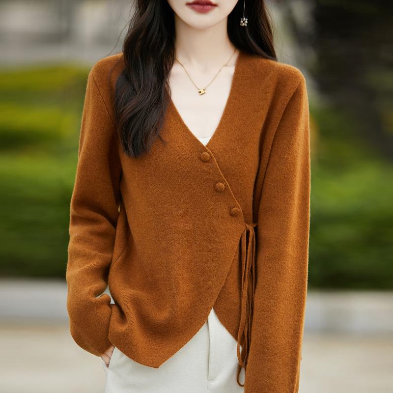 Women's Pure Wool V-Neck Cardigan - Red, Slim Waist, Button-Up, Autumn/Winter 2024