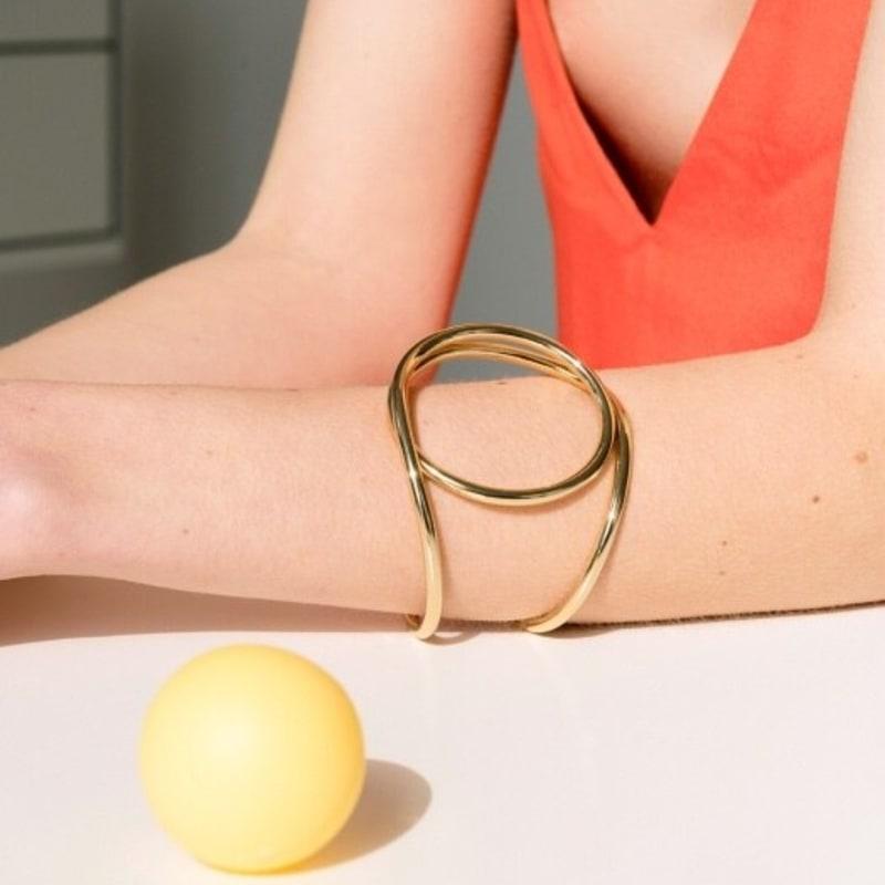 

viollina Swirling Wire Cuff_Gold Gold