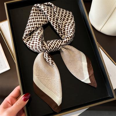 Simple And Fashionable Letter-Printed Scarf 65 × 65Cm Thin Neck Scarf Versatile Cotton And Linen Feel Velvet Scarf Women