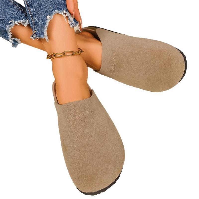A Versatile, Half-slipper Women's New Style of Soft Flat Shoes for Outerwear with A Pair of Boken Shoes