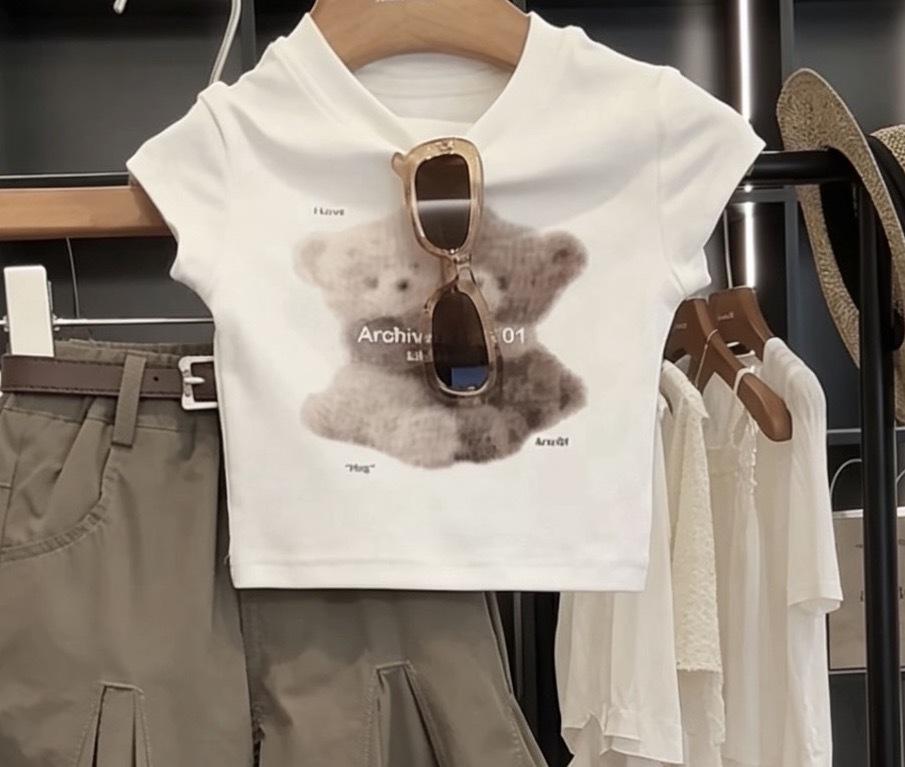Bärendruck-T-Shirt und weite Cargohosen im koreanischen Stil für Baby-Mädchen