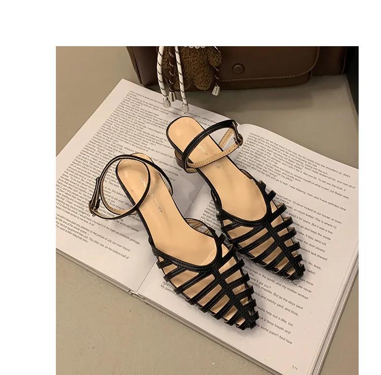 Fashion French Retro Pointed Toe Hollow Out Middle Heel Baotou Fashion Sandalias De Mujer Casual Roman High Heels Luxury Women Shoes