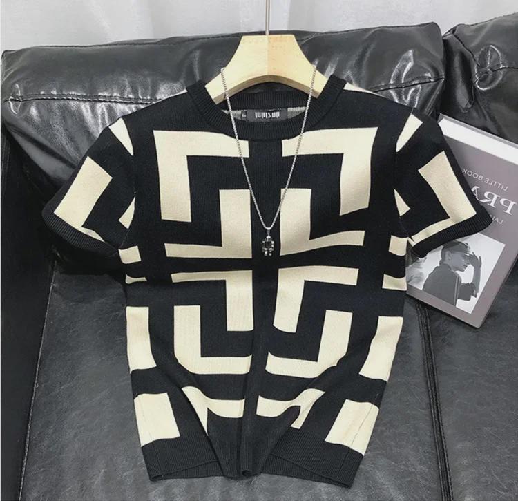 Men's Slim Geometric Pattern Short-Sleeve Top for Spring and Autumn