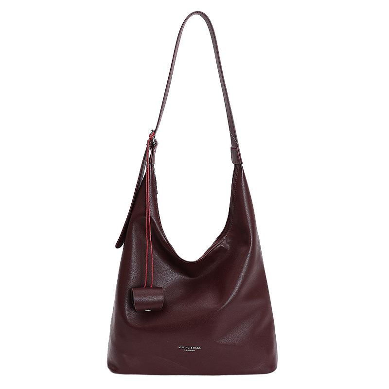 Autumn and Winter Retro Large-capacity Tote Bag Women's 2025 New Trendy Shoulder Handbag Fashionable Commuter Bag