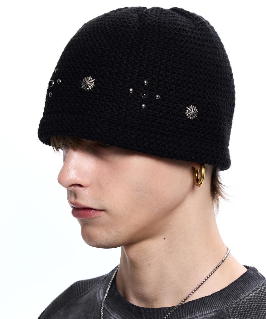 Aleseueseussi Sunburst Rivet Knit Beanie - Black