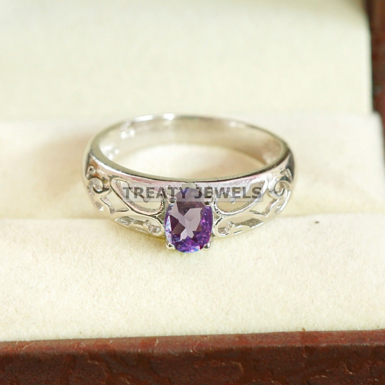 

Alexandrite Oval Cut Gemstone With 925 Sterling Silver Ring For Men s #A614 JL375656822469 4-16 US срібний