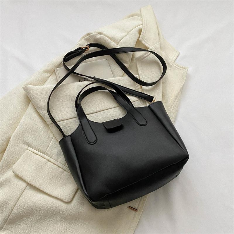 2024 New Korean Style Fashion Crossbody Bag Women's Trendy Simple Shoulder Bag