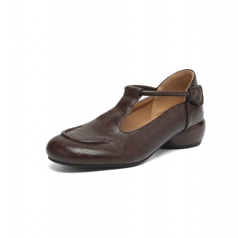 New comfortable round head beef tendon soft sole large size women's shoes solid color low-top casual small leather shoes four seasons wear fashion 