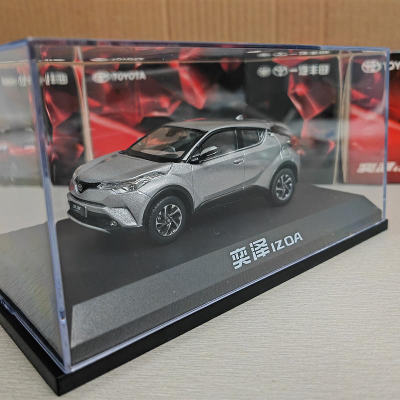 1/43 Toyotas IZOA SUV Alloy Car Model Diecast Metal Vehicles Car Model Miniature Scale High Simulation Collection Childrens Gift