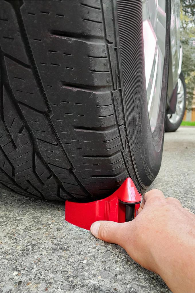 Detail Guardz Hose Guide Set of 2 car wash frustrations by preventing hoses and cables from getting caught or (Red) (DG-DG-2-RED) [Eliminates pinched]