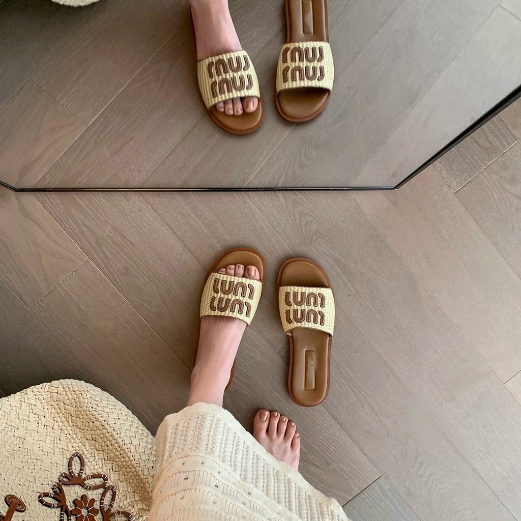 Midsommerkveldsbris~ En miu-ferie vevd strandtøfler med flat bunn for kvinner 2025 sommer kule tøfler pene sko