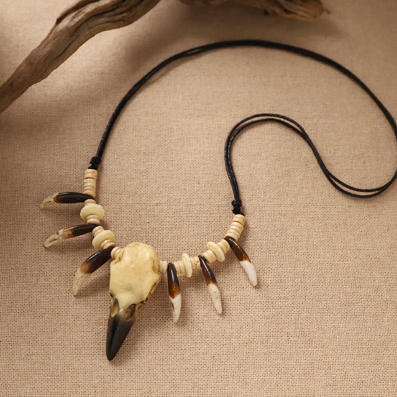Original eagle bird crow skull dog tooth necklace retro niche crow skull pendant ethnic tribe men and women personalized accessories