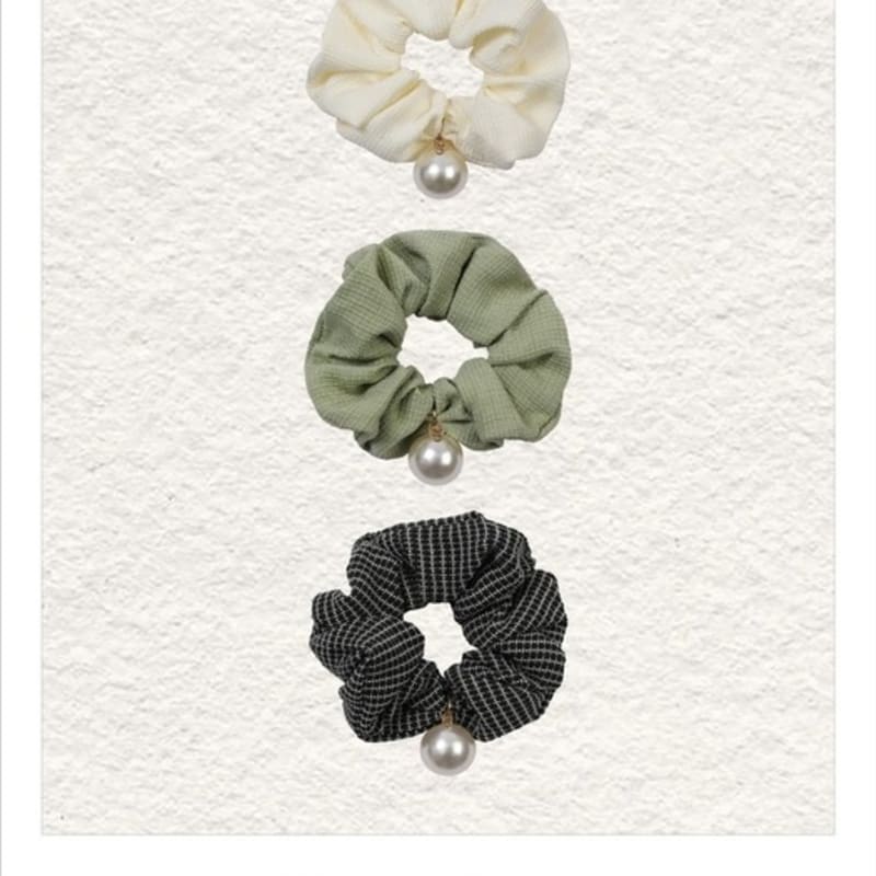 

CARRY BARRETTE Carry Barrette Big Pearl Scrunch Check Black