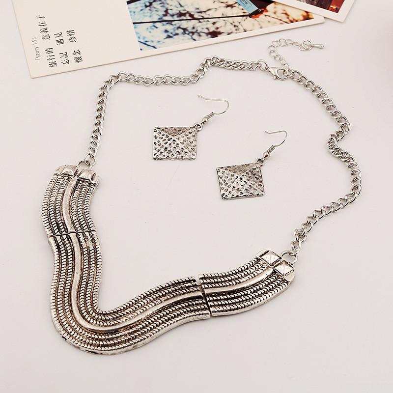 V Shaped Necklace Set With Alloy Electroplated Geometric Design For Men Women