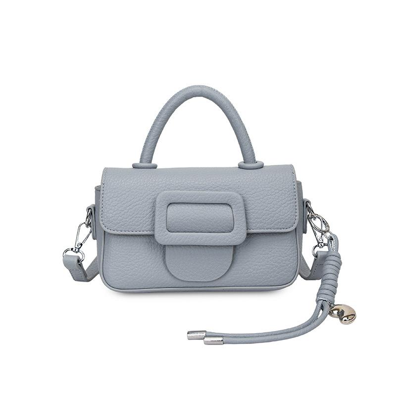 

2026 Simple and Versatile Niche Shoulder Bag New Personalized Solid Color Small Square Bag for Outdoor Hand-held Crossbody Women s Bag no accessories синій